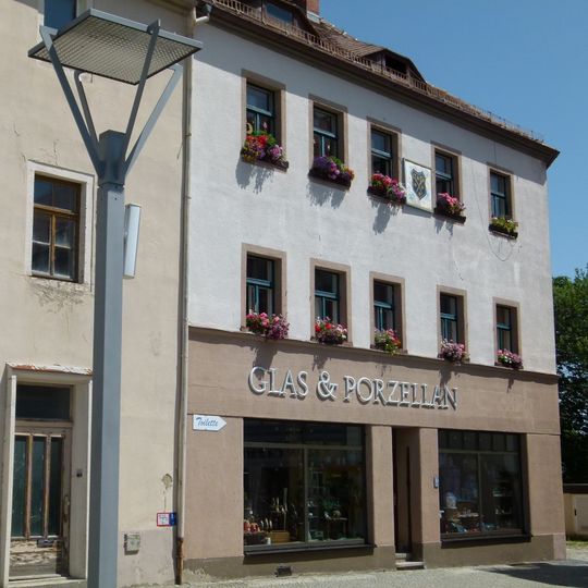 Wohnhaus in geschlossener Bebauung und Ecklage Altmarkt 11