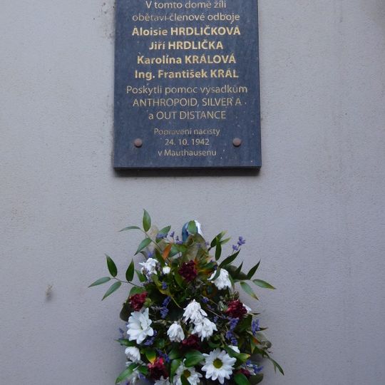 Pamětní deska rodiny Hrdličkových