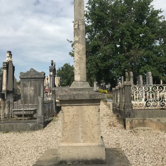 Croix de cimetière de Neyron