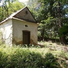 Kaplička u lesa v Horních Heřmanicích