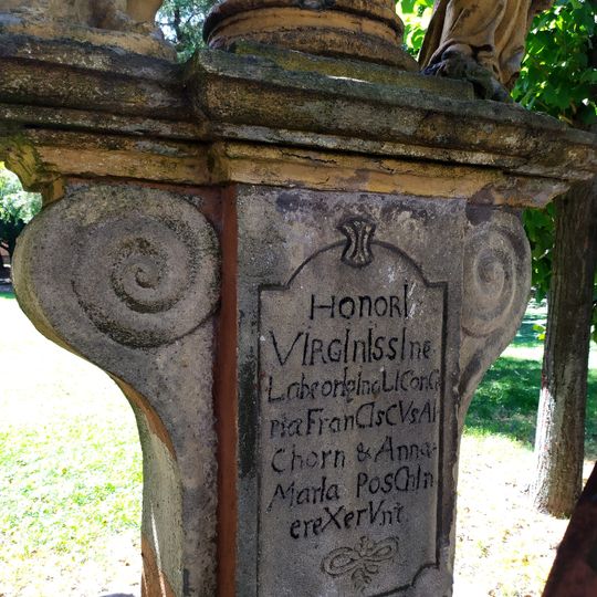 Mariánsky morový stĺp, stĺp s podstavcom