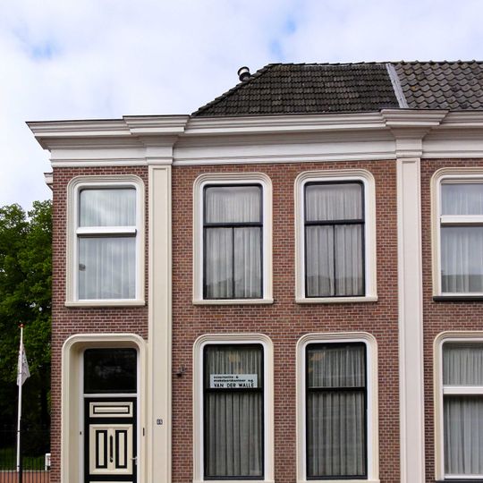Dubbel herenhuis, linkerhelft