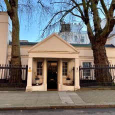 8, Halkin Street Sw1