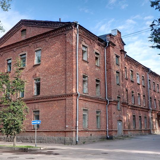 Здание бывших Красных казарм