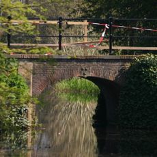Kasteel Duivenvoorde: Brug over de ringsloot