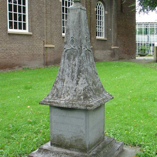 Hardstenen grafmonument voor obelisk