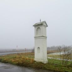 Boží muka u Slavonína na rozcestí