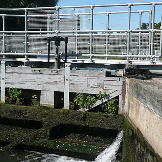 Shiplake Lock