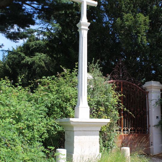 Croix du château de Bey