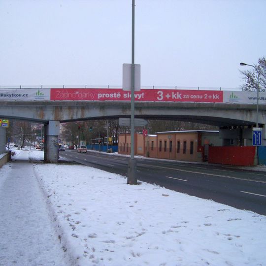 Bridge over Freyova street