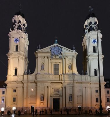 À noite 2