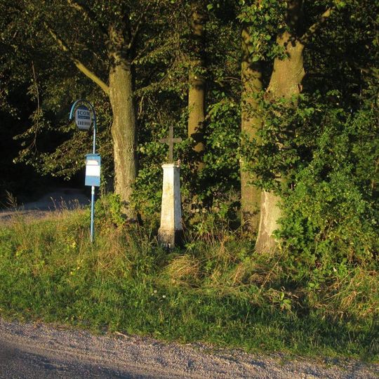 Kříž u rozcestí nad Slavětínem