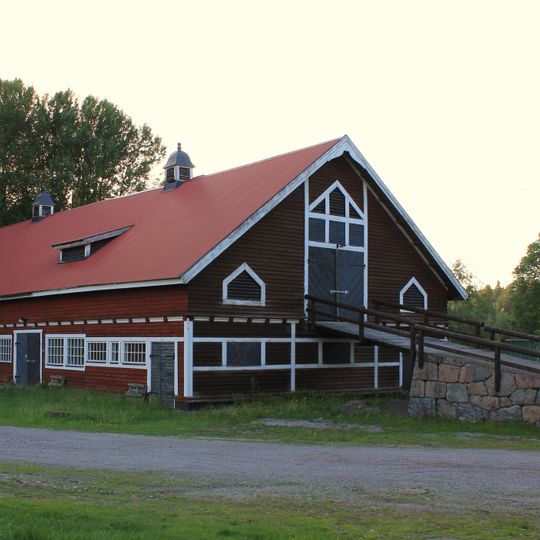 Lill-Tumba gård