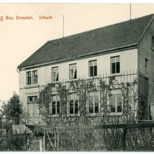 Tanneberger Schule: Ehemalige Schule Pfarrweg 4