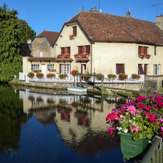 Mirebeau-sur-Bèze