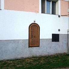 Vestavěná kaplička v Mokré Lhotě