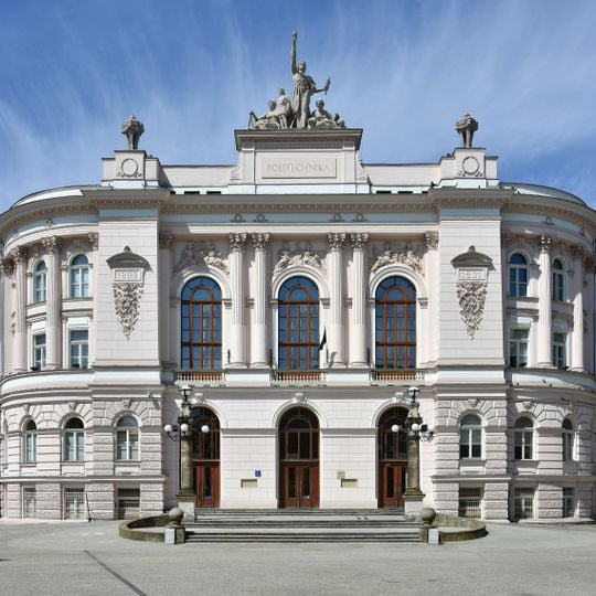 Hauptgebäude der Technischen Universität Warschau