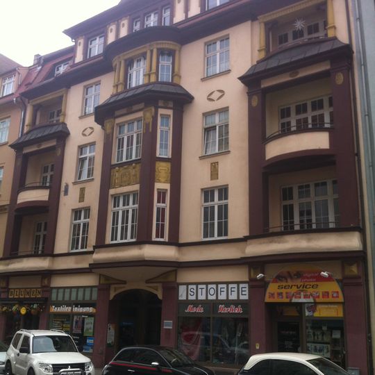 Wohn- und Geschäftshaus Karl-Marx-Straße 6