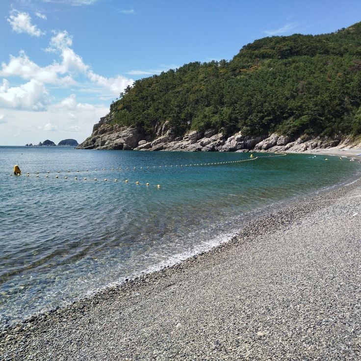 Hakdong Mongdol Beach