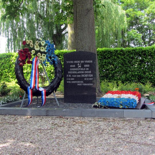 Monument voor P.N. van der Hoeven