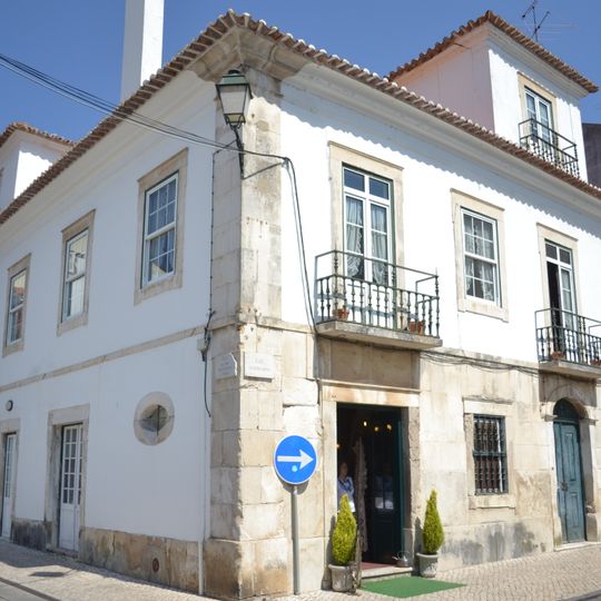 Edifício em Alcobaça na Rua Dr. Brilhante n.º 5