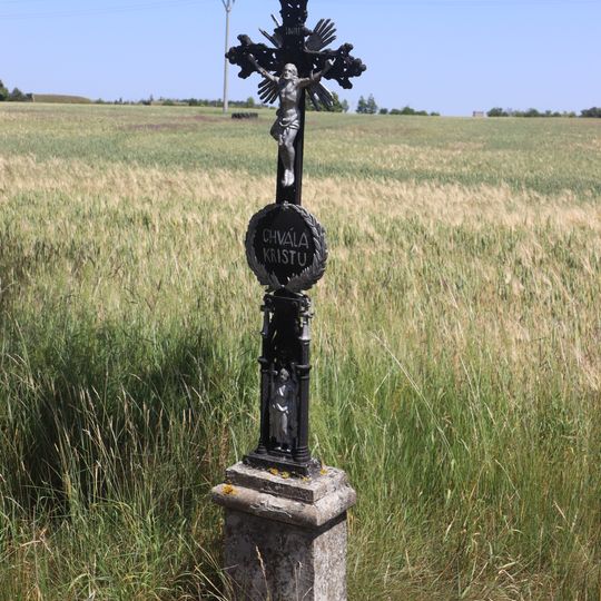 Kříž jižně od letiště Náměšť nad Oslavou