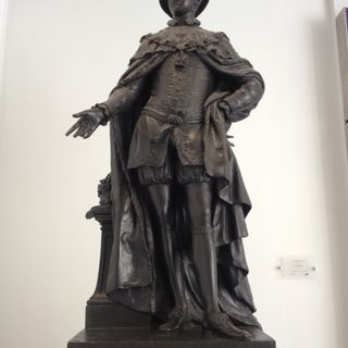 Statue of Edward VI