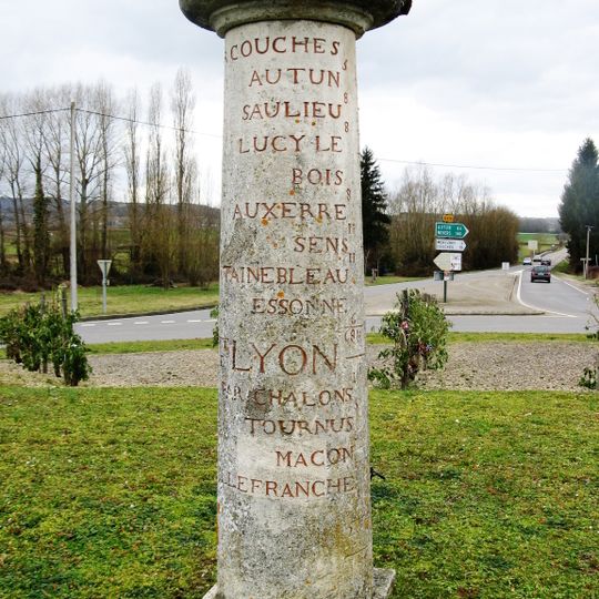 Road column in Marloux