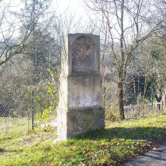 Kaplička naproti restauraci Myslivna ve Staré Olešce