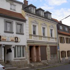 Wohn- und Geschäftshaus