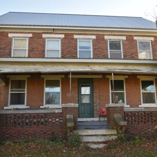 Lamm-Pollmiller Farmstead District