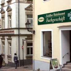 Wohnhaus mit Laden, in geschlossener Bebauung Große Kirchgasse 7