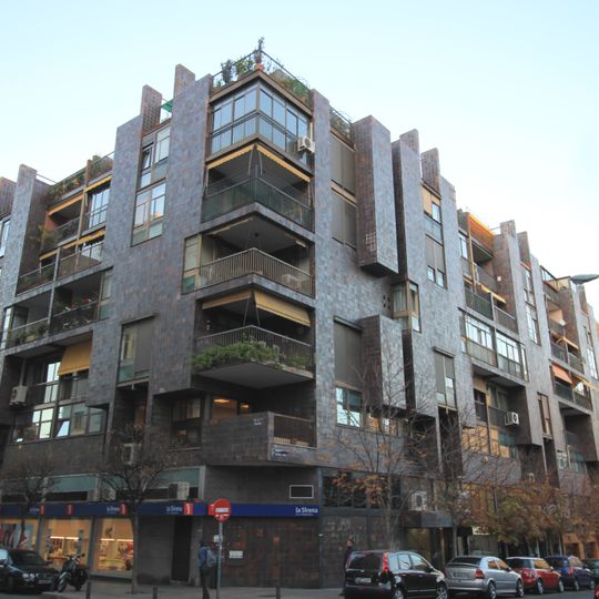 Viviendas en calle Ponzano con Cristóbal Bordiú