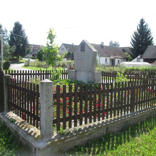 Pomník padlým v Třebčicích