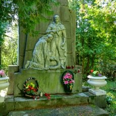 Братская могила советских воинов, погибших в борьбе с фашистскими захватчиками, в которой похоронены Герои Советского Союза С.Я. Киреев и П.П. Борисов (Питкяранта)