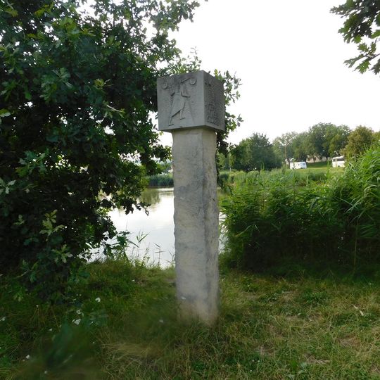 Kaplička západně od rybníku Žabinec ve Velehradě