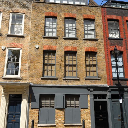 21, Fournier Street E1