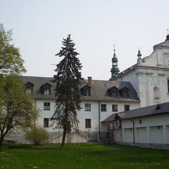 Klasztor w Miedniewicach