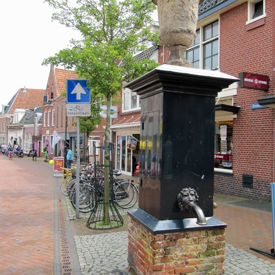Pomp, Dokkum