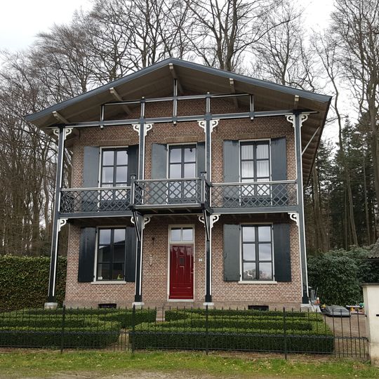 Voormalige koetsierswoning van het landgoed "De Wolfsberg"