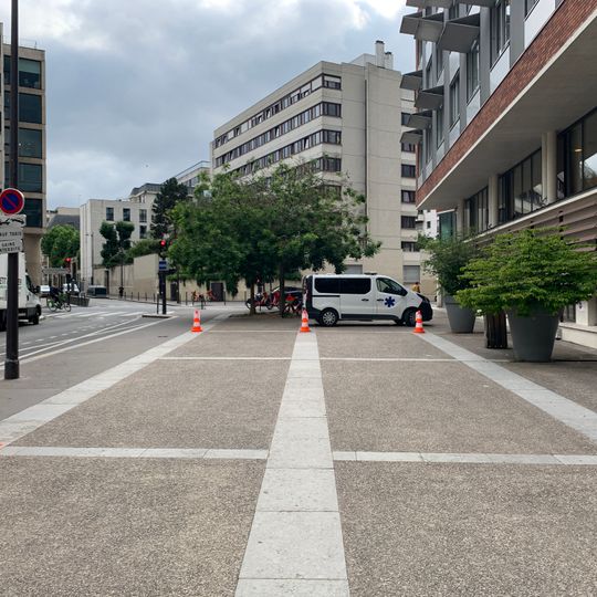 Parvis Claire-Heyman-et-Maria-Errazuriz