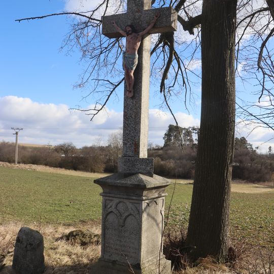 Kříž v zatáčce u silnice 401 u Boňova