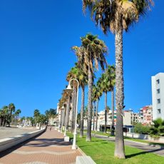 Playa de Poniente (strand i Spanien, Andalusien, lat 36,72, long -3,54)