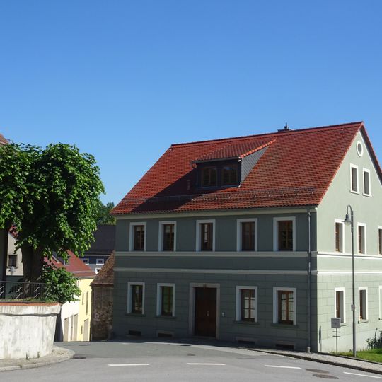 Wohnhaus und Nebengebäude Brauhausstraße 10