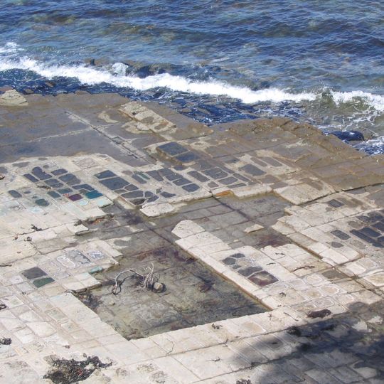 Tessellated pavement