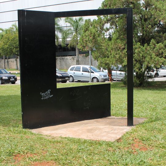 Grande quadrado preto com fita