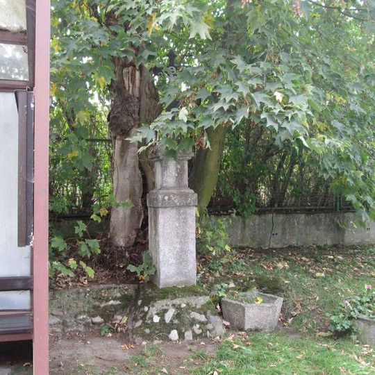 Kříž v Trnové u zastávky