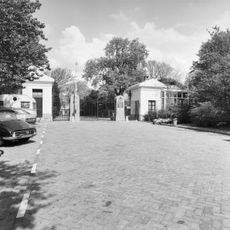 Twee Wachthuisjes en Hek van de Algemene Begraafplaats Kerkhoflaan