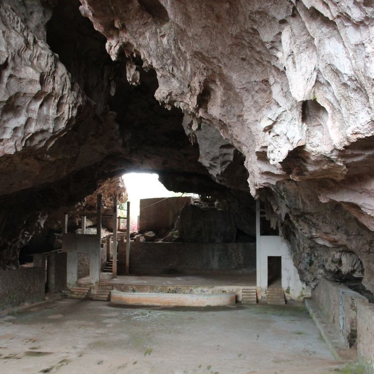 Vieng Xai Caves
