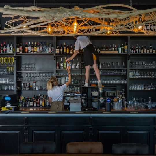 Slim's Lounge